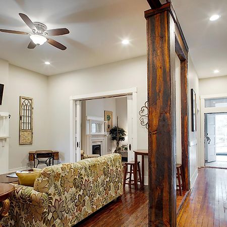 Newly Renovated Historic Savannah Townhome! Exterior photo