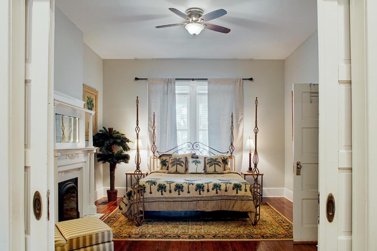 Newly Renovated Historic Savannah Townhome! Exterior photo