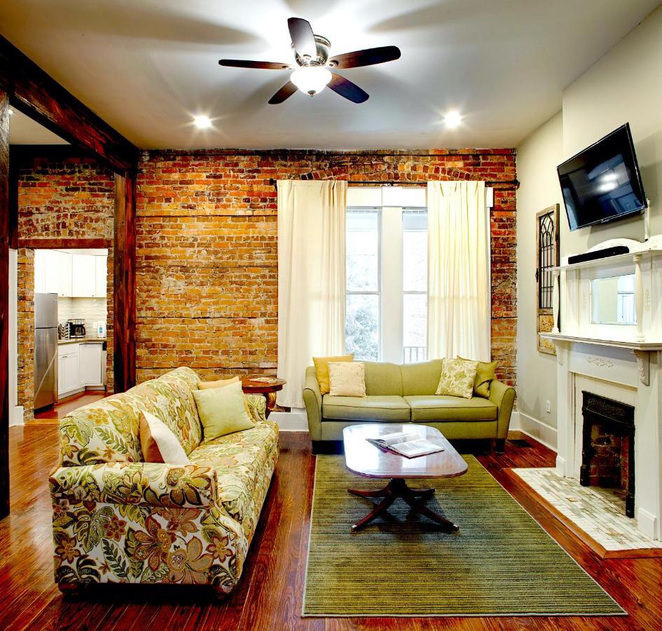 Newly Renovated Historic Savannah Townhome! Exterior photo