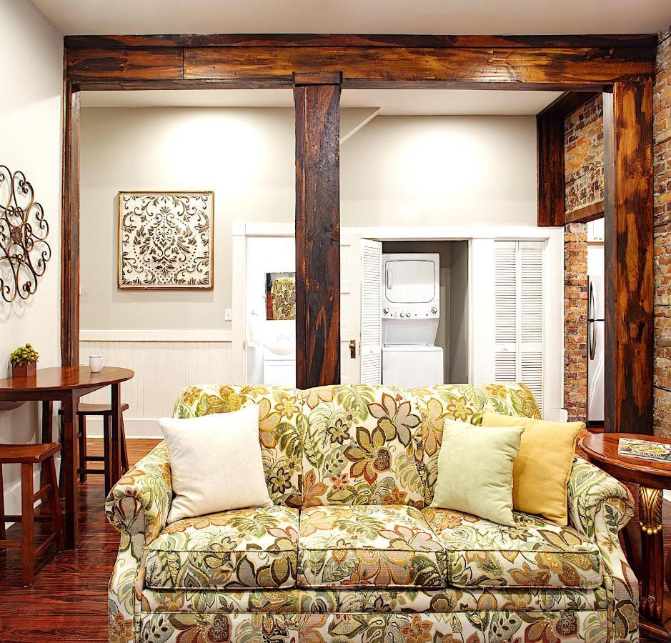 Newly Renovated Historic Savannah Townhome! Exterior photo